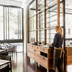 https://next-hotel-brisbane.queenslandhotels.net